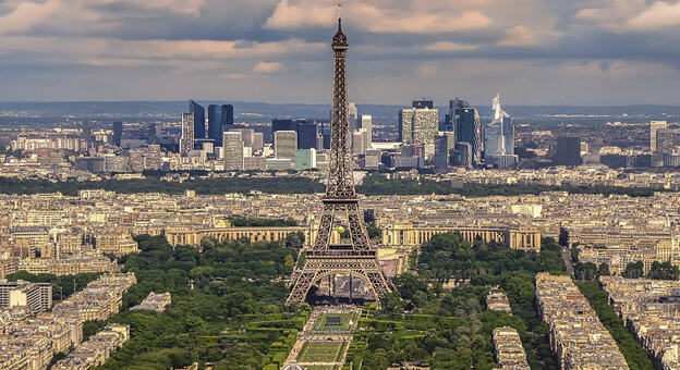 Eiffel Tower hotel district